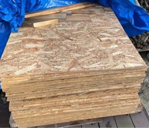 DIY用にいかがでしょうか？　OSB合板　約900mm❌約1200mm