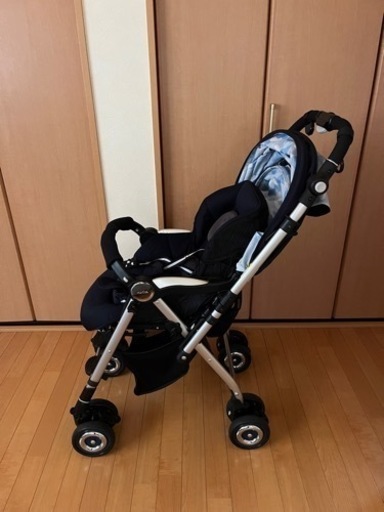 アップリカ　ラクーナ　カモフラージュ柄　キッズボード付