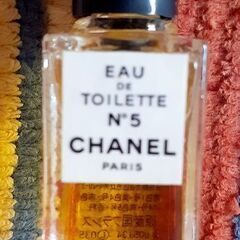 🧴CHANEL NO5 香水 4.5ml ミニチュア 箱付き 未使用 パリ産 高級 ブランドの画像