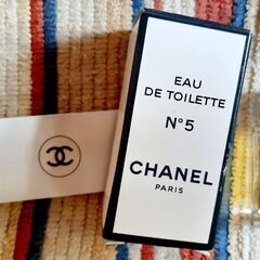 🧴CHANEL NO5 香水 4.5ml ミニチュア 箱付き 未使用 パリ産 高級 ブランドの画像