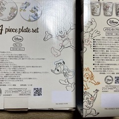 【お譲り先決定】ディズニー　プレート4枚&メラミンカップ4Pセットの画像