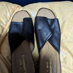 未使用ですが型くずれありの靴24.0から24.5までありますの画像