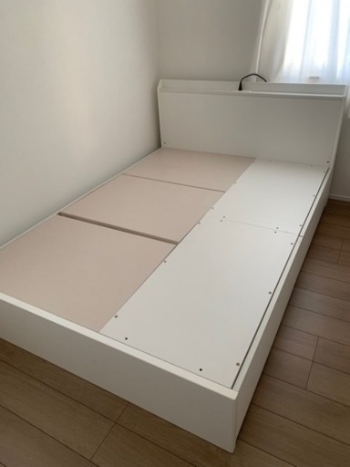 【取引先決定】ニトリ　ダブルベットフレーム　ホワイト　コンセント+USB付き