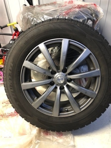 20 30アルファードスタッドレスタイヤ