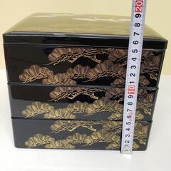 三段重箱（プラスチック）の画像