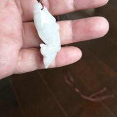 玉の魚 ペンタント ネックレスの画像