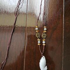 玉の魚 ペンタント ネックレスの画像