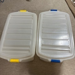 コロ付き　衣装ケース　2個の画像