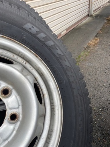 今だけ値下げ2020年製！バン用スタッドレス 195/80R.15 バリ山