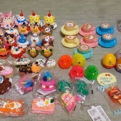 おもちゃ、写真1枚ずつのお値段です。各700円の画像