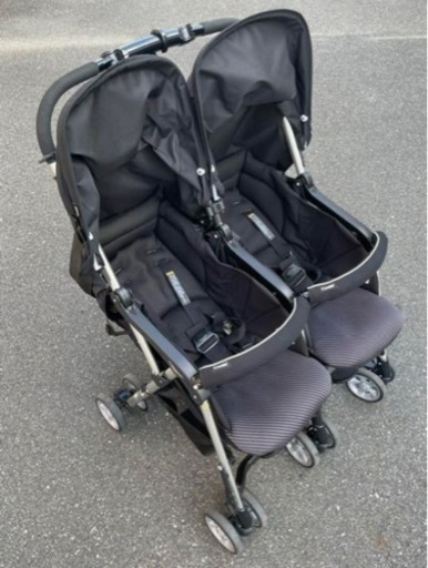 コンビCombiベビーカー双子用ツインスピン ブラック