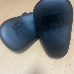 VENUM キックミットセット