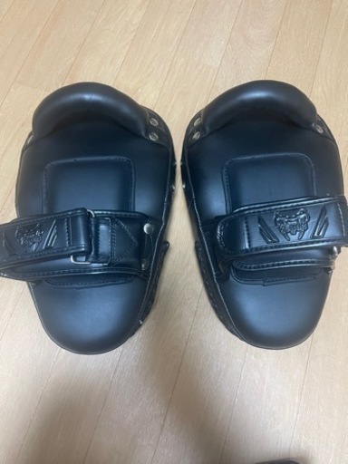 VENUM キックミットセット