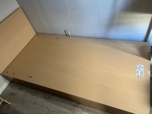 シングルベッド　幅1m センチ　収納あり