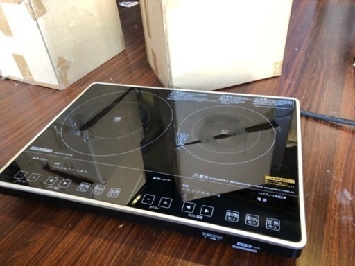 配送可能　保証付き　2019年式　アイリスオーヤマ IHクッキングヒーター 2口 IHコンロ 200V 音声ガイド付 据置型 ブラック