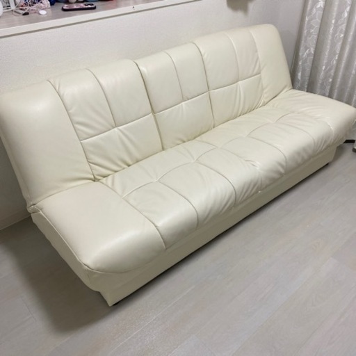 取引中　三人掛けソファベッド【テーブル収納付き】ニトリ