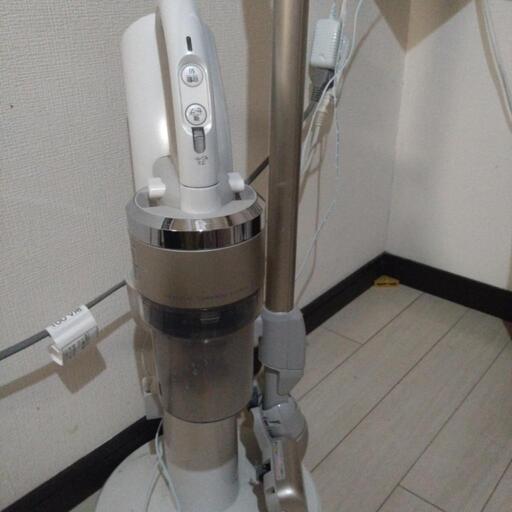 東芝　コードレス掃除機