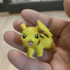 ポケデルゼ　モンスターボールを投げるとピカチュウが飛び出ますの画像