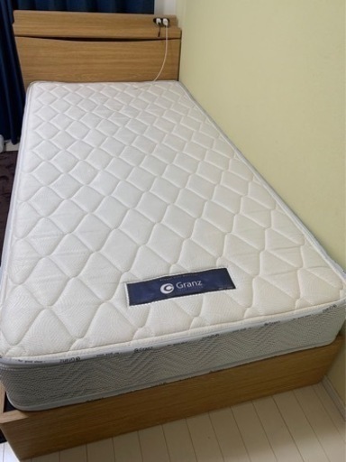 シングルベッド