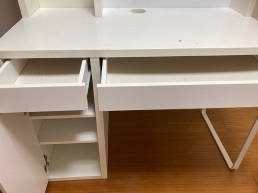 IKEA 学習机とイス