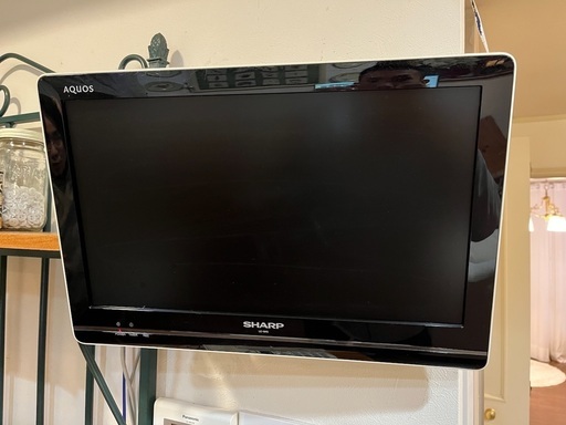 Sharp 19インチ テレビ　スタンド・壁付アダプター付き