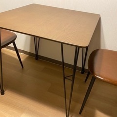 【値下げ】テーブル、椅子2脚セット