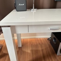 白のデスクあげます