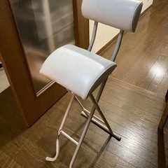 白い　ハイチェア　ニトリ