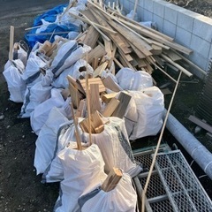 建築現場の廃材です。焚き木、DIY等にの画像