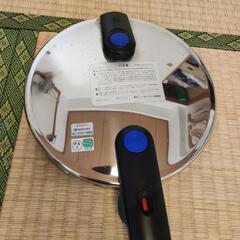 フィスラー  高級圧力鍋 ビタクイック 4.5L ガラス蓋付 の画像