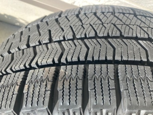 VW アルミ付きスタッドレスタイヤ 225/45/17 BSブリザックVRX2 2020年製