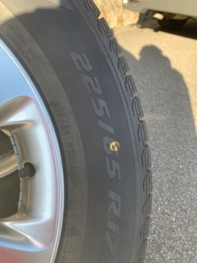 ピレリ　新品スタッドレス　2023年製　225/65r 17インチ　アイスゼロ