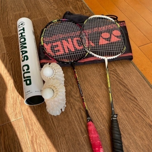 購入者決定しました。部活で使っていた、ラケット2本、バック、シャトル使用済み。