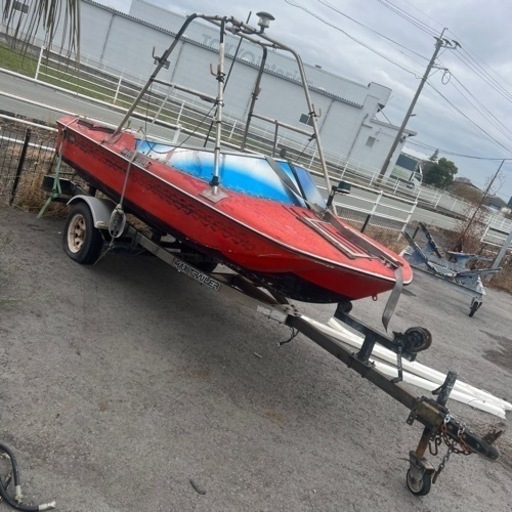 船のトレーラーのセット