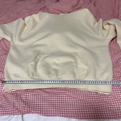 ESSENTIALSパーカーの画像