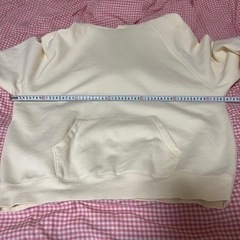 ESSENTIALSパーカーの画像