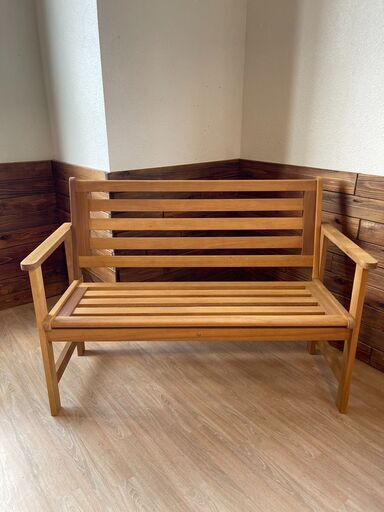 木製ベンチ
