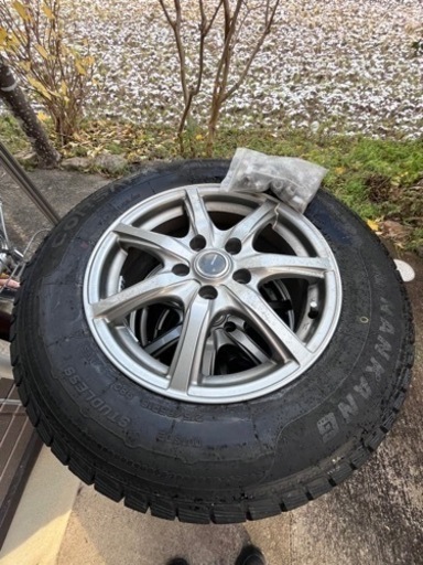 【美品】スタッドレスタイヤNANKAN ナンカン