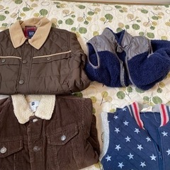 子供服　130 アウター　GAP