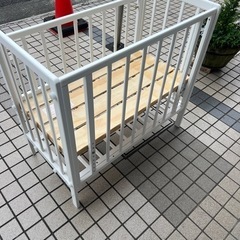 ベビーベッド　そいねーる+ ホワイト　大和屋の画像