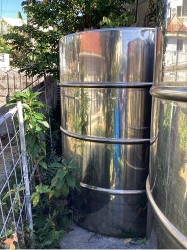 ステンレス水タンク１.８ｔ　激安２万円で！(新品の場合１３万]