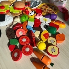 おままごとセット(Wooden toysあり) T-falキッチンおまけ
の画像