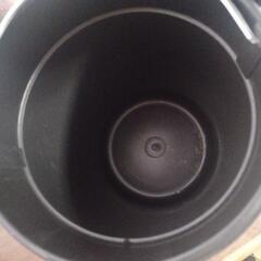 ワンピース　ごみ箱の画像