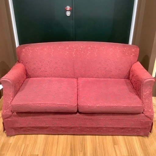 【トレファク神戸南店】2人掛けソファー　レッド　花柄【取りに来られる方限定】