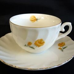 ☆AKURA ティーカップ ソーサー 4客セット コーヒーカップ ボタニカル 花柄 陶器 洋食器 カップ&ソーサー 札幌 北20条店の画像
