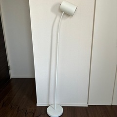 フロアランプ　ニトリの画像