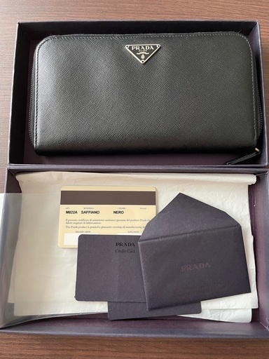 PRADA 財布