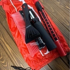 【新品】車用スノーブラシ 78-100CM 伸縮式 多機能 除雪ブラシ