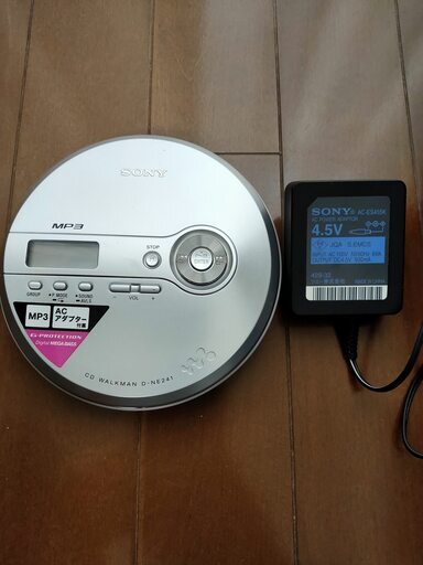 SONY CD WALKMAN D-NE241（純正アダプタ付き）