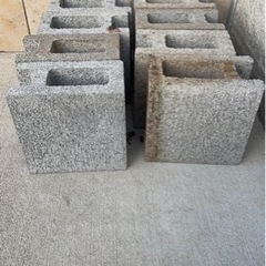 【差し上げます】コンクリート　ブロック　8個の画像